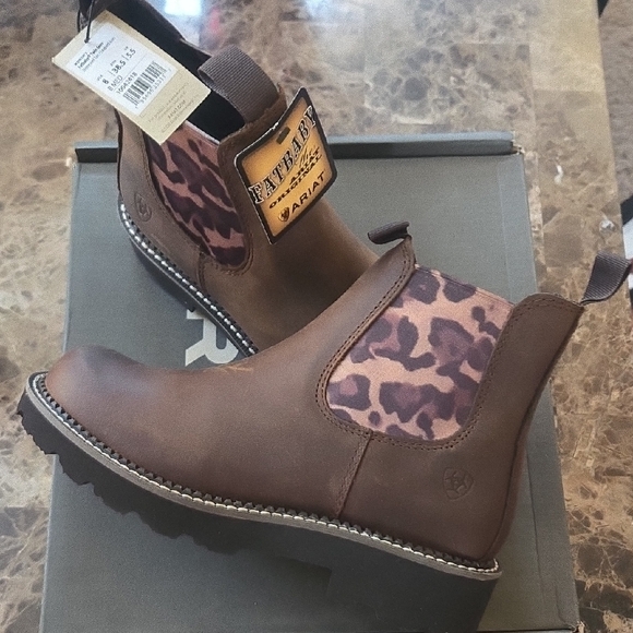 Ariat Shoes - NWT Ariat Brown Leather Boots with Tan Leopard Accents
